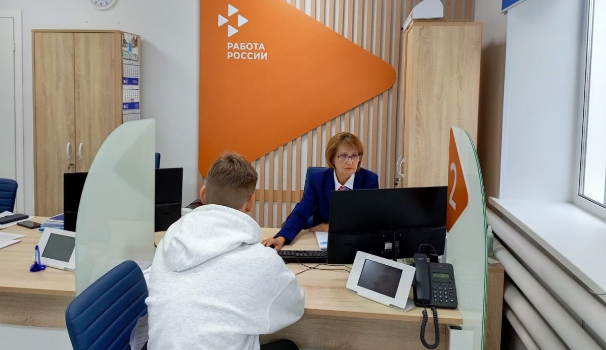 В 2025 году саратовские школьники подрабатывали вожатыми, артистами и курьерами